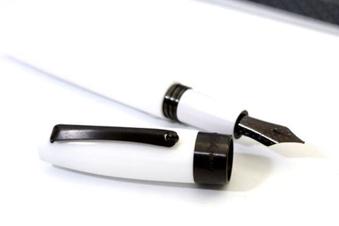 Füllfederhalter Montegrappa Fortuna weiß Edelharz Ruthenium Edelstahl Art.-Nr. ISFOR3LH