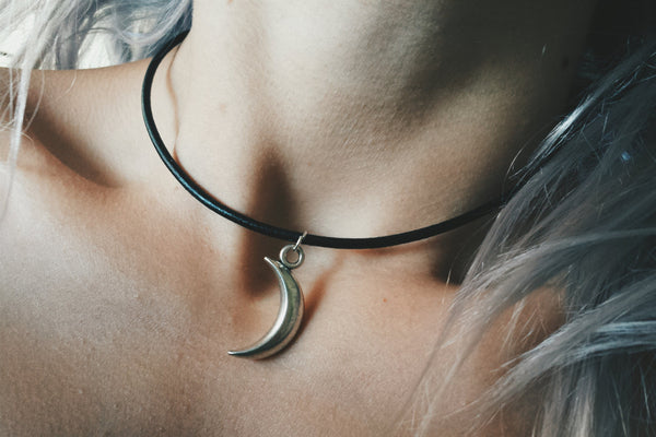 Luna Choker
